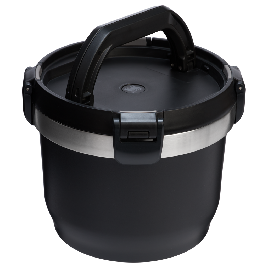 The Fresh-To-Table Stay Hot Crock D139L
