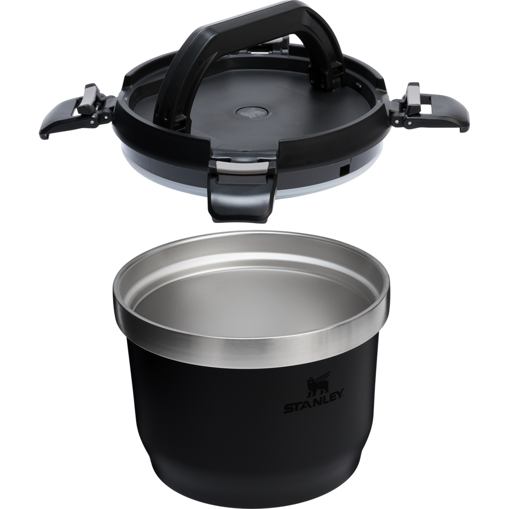 The Fresh-To-Table Stay Hot Crock D139L