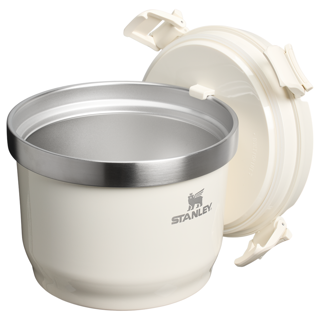 The Fresh-To-Table Stay Hot Crock D139L