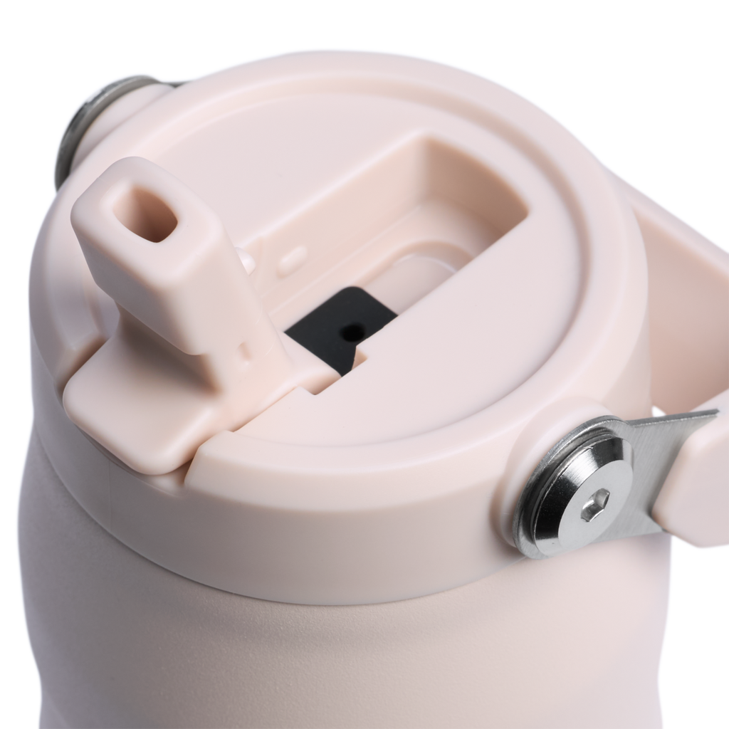 The IceFlow™ Bottle with Flip Straw Lid D058K